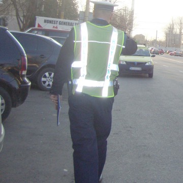 Individul care a condus beat şi fără permis, lăsat în libertate